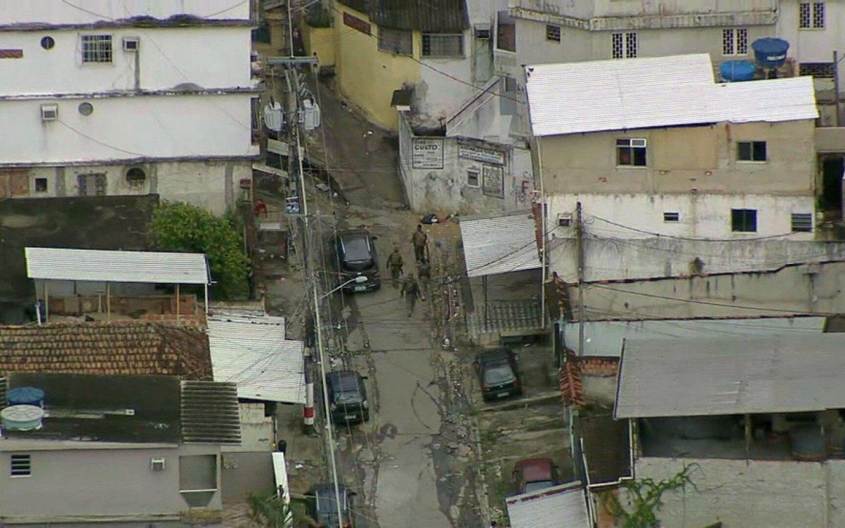 Morro do Dezoito, em Água Santa, é alvo de operação
 - Reprodução/ TV Globo