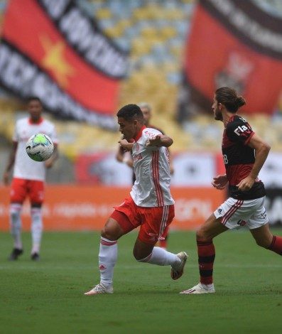 Filipe Luís curte post de Rodinei reclamando de expulsão contra o Flamengo