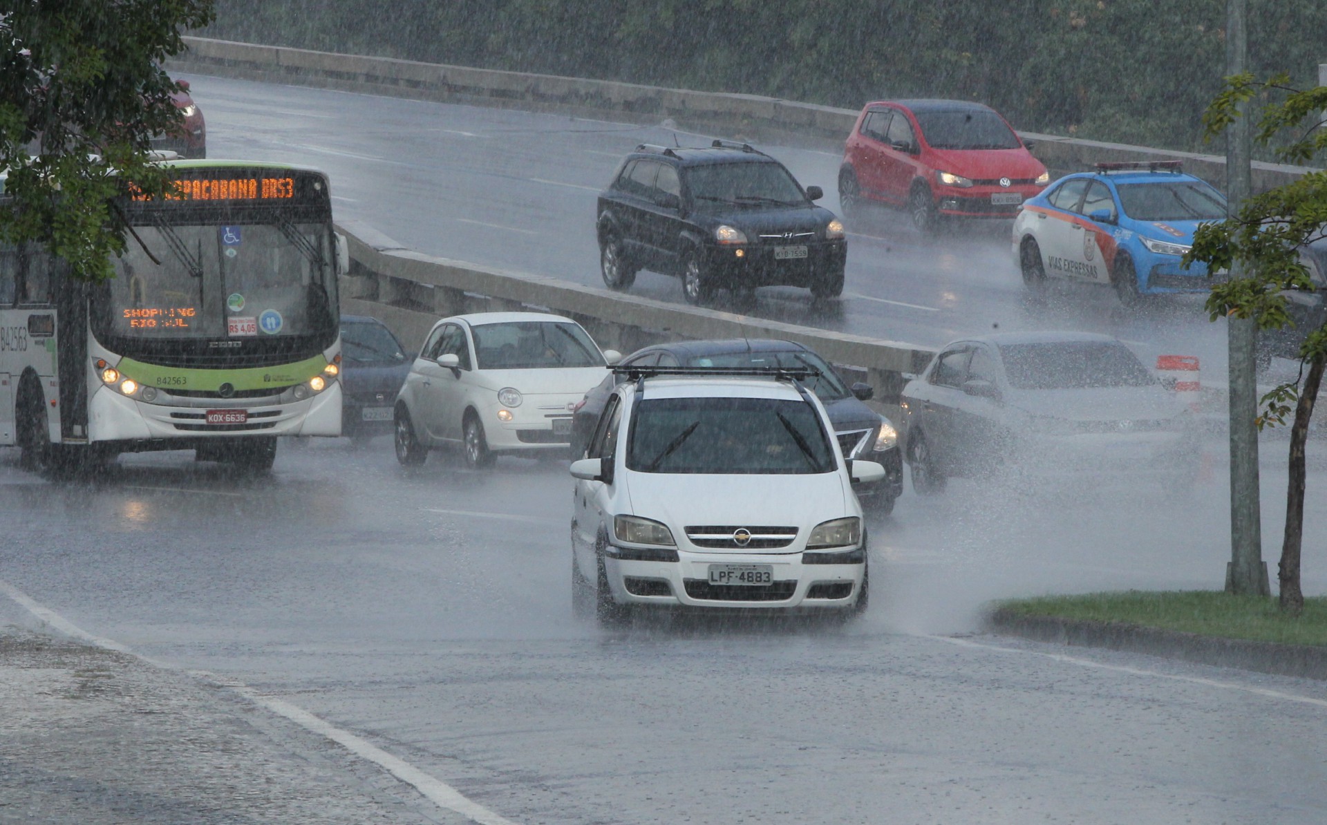 Frio e chuva chegam ao Rio neste s&aacute;bado