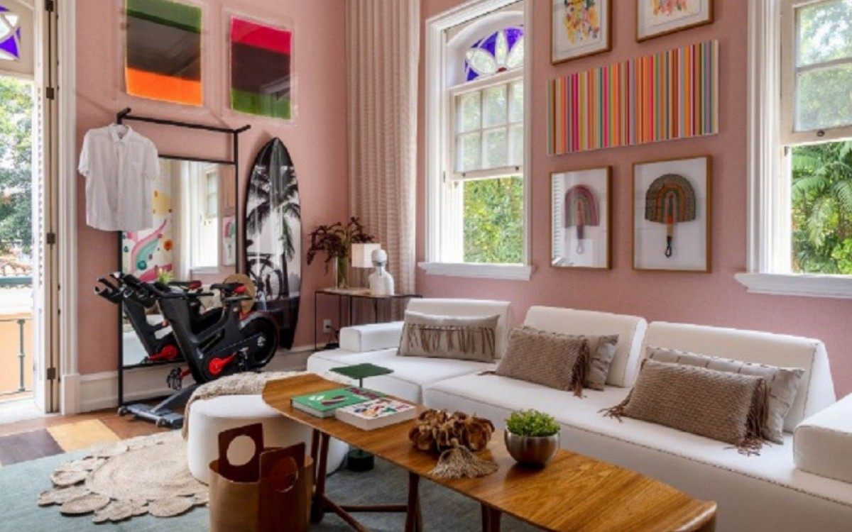 A Sala Íntima do Hóspede é também saleta de estar, home-office e home-fitness