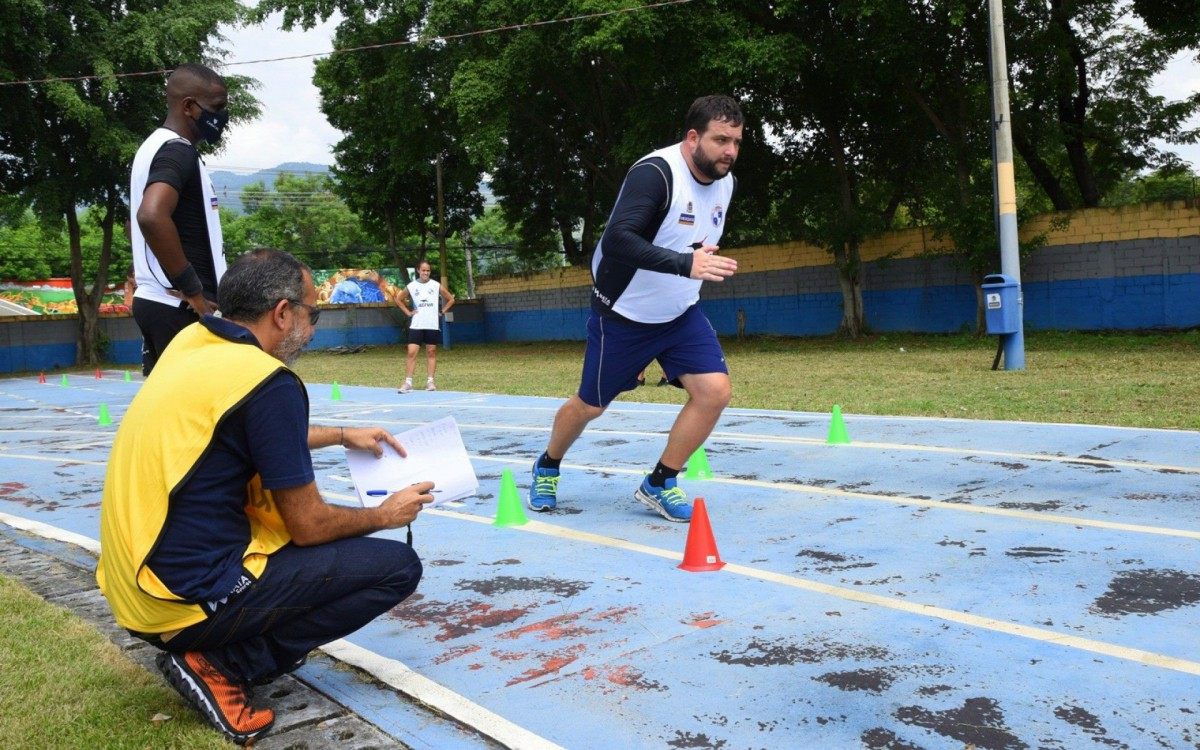 Os testes foram feitos em três etapas: Prova de Velocidade, Habilidade na Troca de Direção e Prova de Resistência.