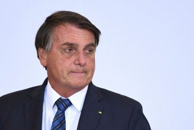 Bolsonaro compartilha vídeo de empresária protestando contra lockdown em Brasília
