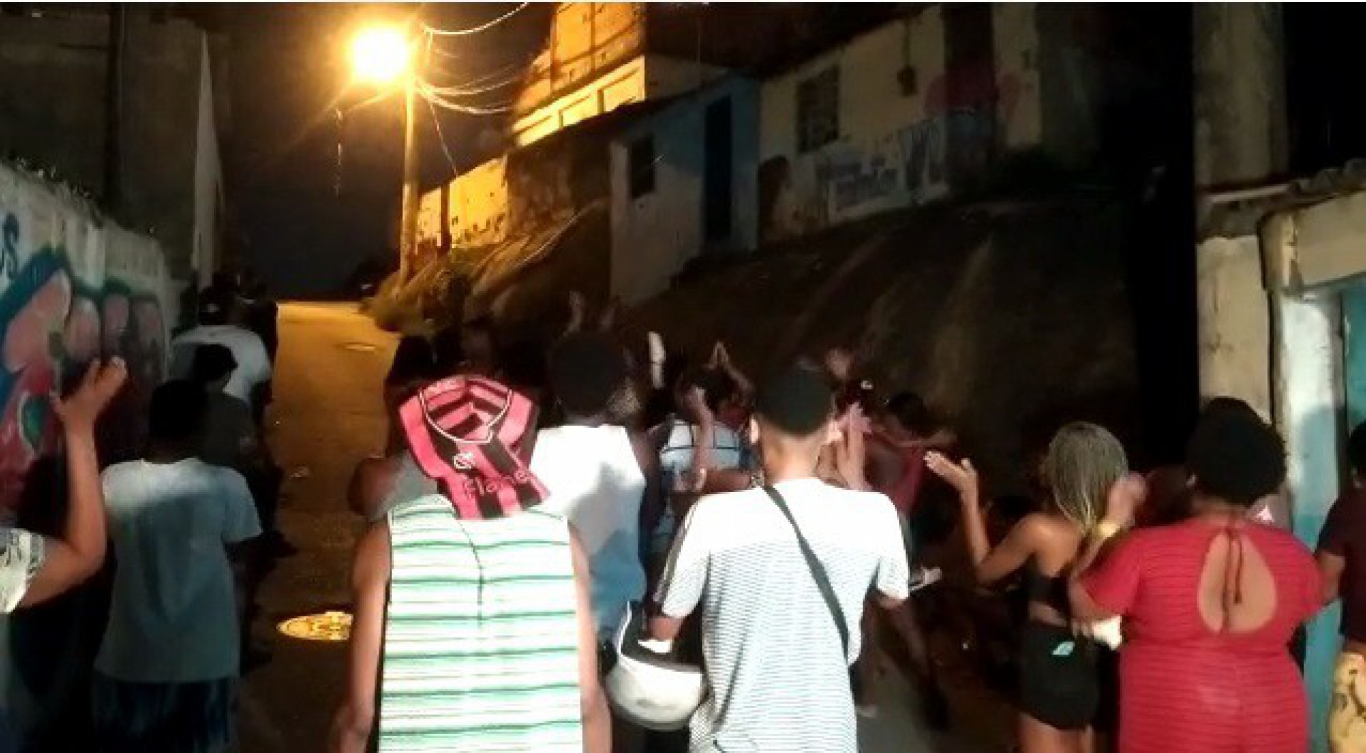 Moradores realizam protesto e pedem 'Justiça por Ray' na comunidade do Fubá, no Campinho Zona Norte do Rio - Reprodução/ Rio de Paz