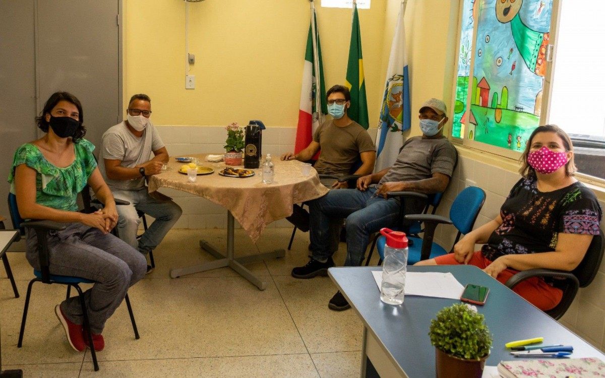 Café da tarde reuniu os coordenadores da creche e os representantes da Secretaria de Desenvolvimento Rural - Fabiano Sabino