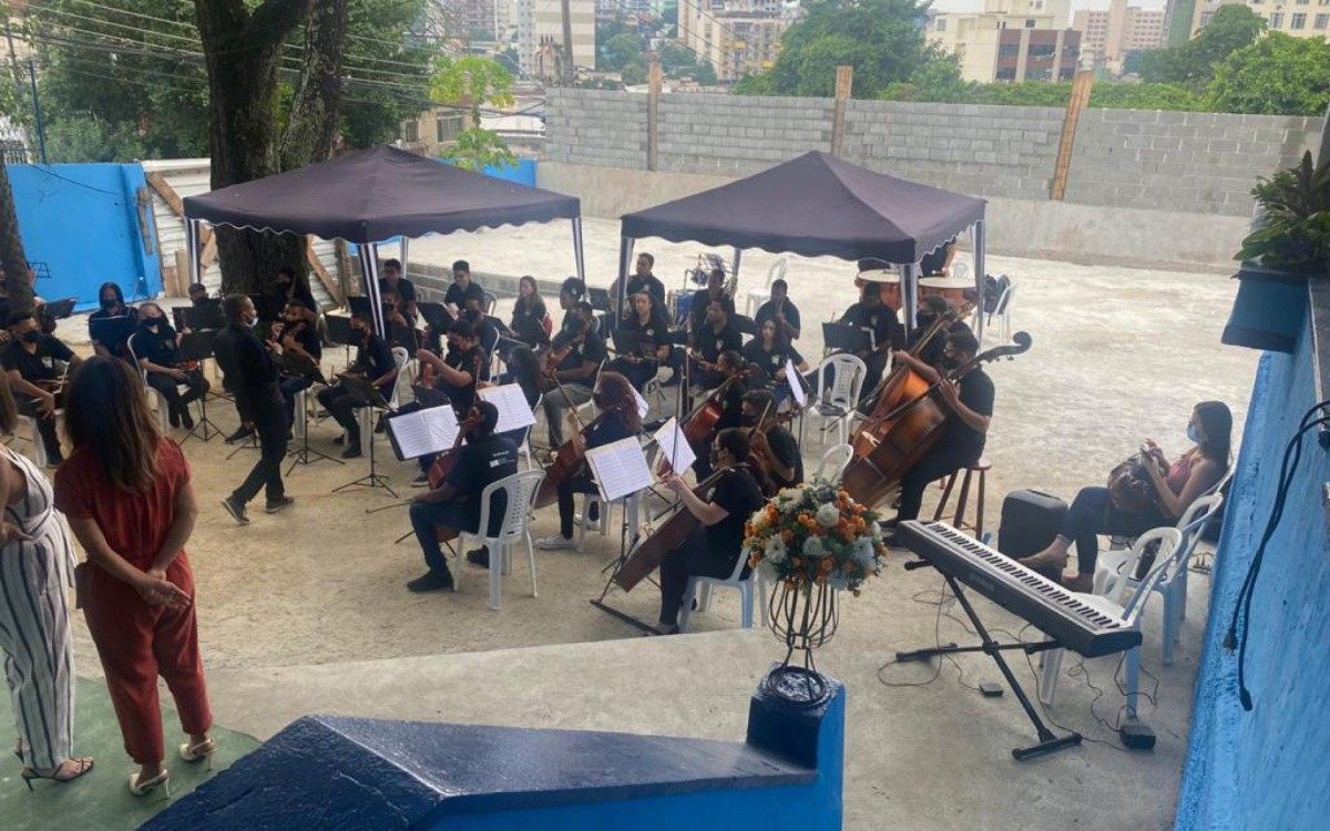 Escola 'Mate com Angu' completa 100 anos em Duque de Caxias - Divulga&ccedil;&atilde;o