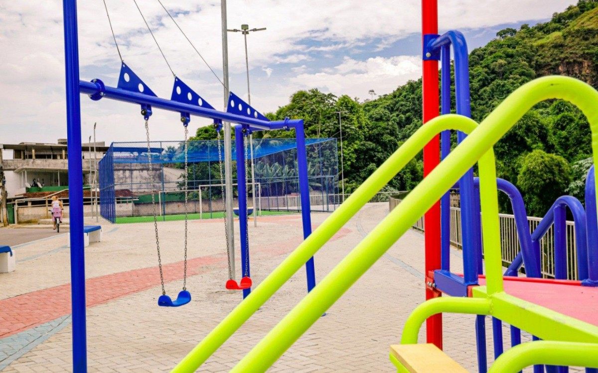 Duque de Caxias reforma áreas de lazer