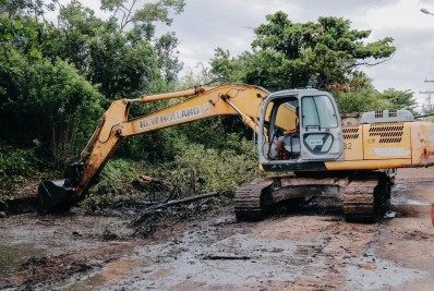 Canais e valões são desassoreados pela Prefeitura de Magé