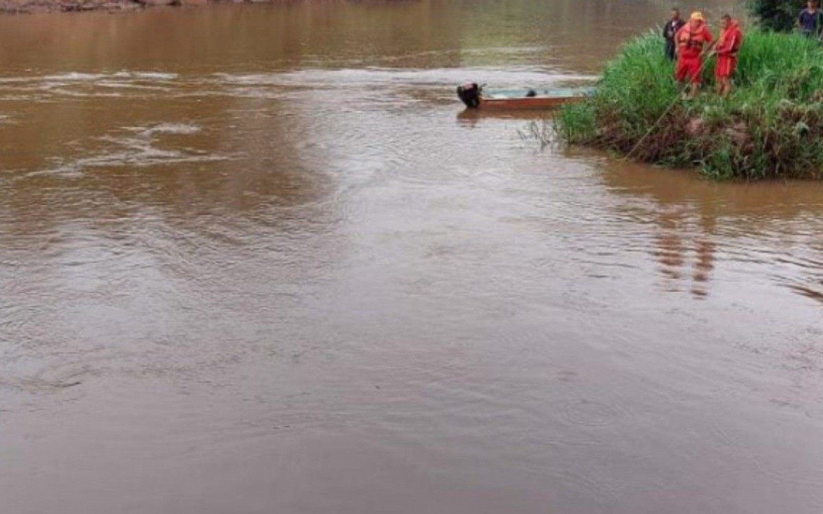 A criança pode ter sido jogada no rio pelo próprio pai