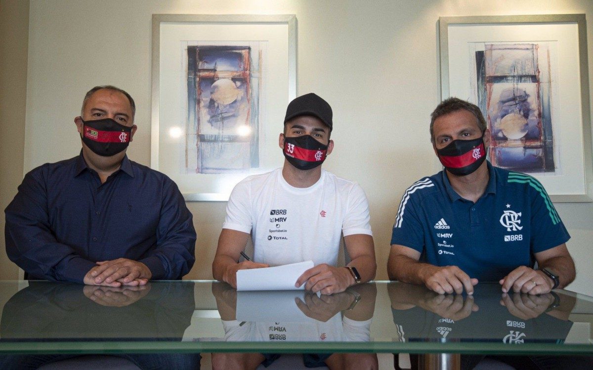 Thiago Maia renova com o Flamengo