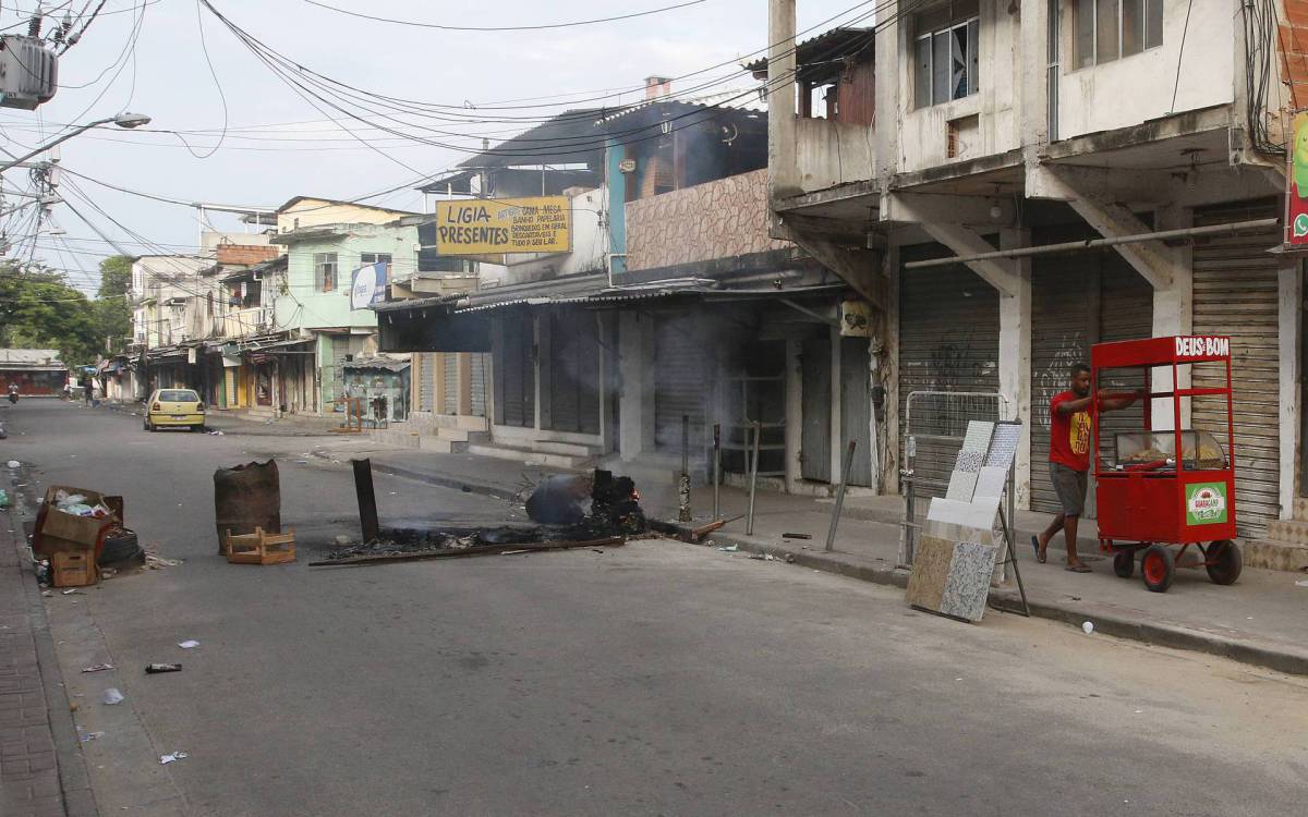 Pilicia - Opera&ccedil;ao da Policia militar na Cidade de Deus, zona oeste do Rio, na manha de hoje.