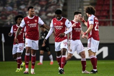 Em confronto com duas viradas, Arsenal derrota o Benfica pela Europa League