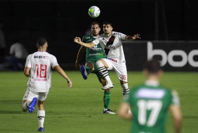 Rebaixado, Vasco encerra jejum de vitória na despedida contra o Goiás