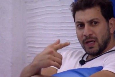 'BBB 21': Caio revela a Gilberto que está incomodado com estratégias de Projota
