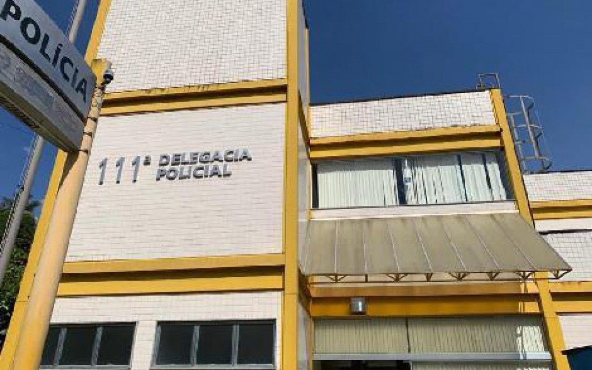 Agentes da 111ª DP (Sumidouro) cumpriram mandado de prisão contra suspeito de estupro de vulnerável - Divulgação / Polícia Civil