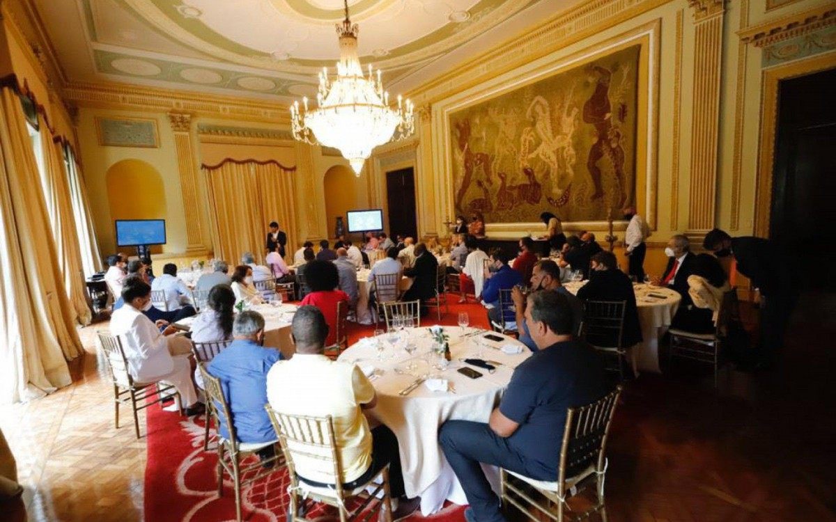 Prefeito Eduardo Paes apresentou projetos que serão encaminhados ao Legislativo, entre eles, o que de bilhetagem eletrônica - Beth Santos