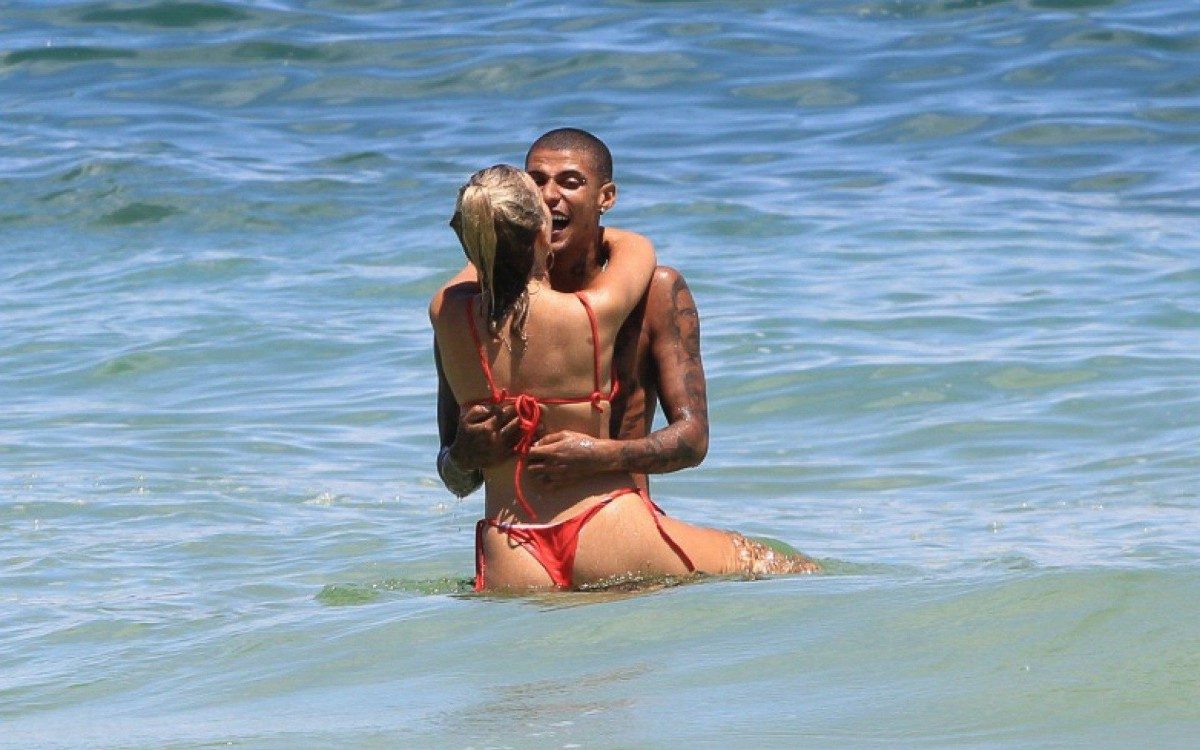 Gabi Lopes e MC PK Delas