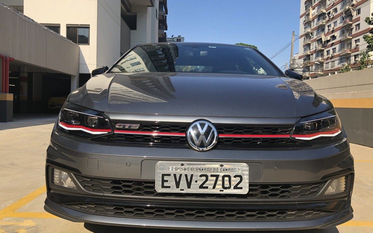 Para-choques da versão GTS tem detalhes em black piano na dianteira