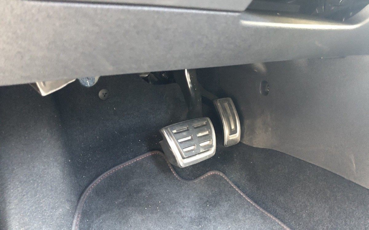 Pedaleiras esportivas da versão GTS