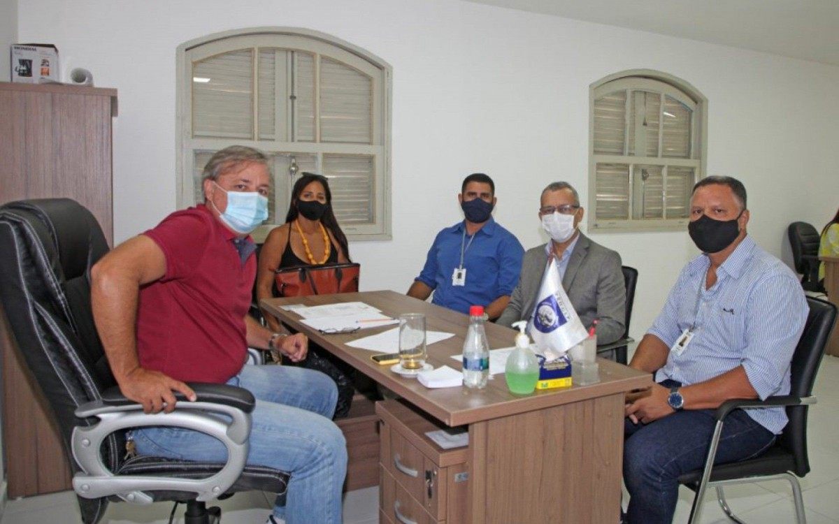 Prefeito de Búzios se reúne com Secretário Estadual de trabalho e renda visando a geração de empregos no balneário  - Prefeitura de Búzios 