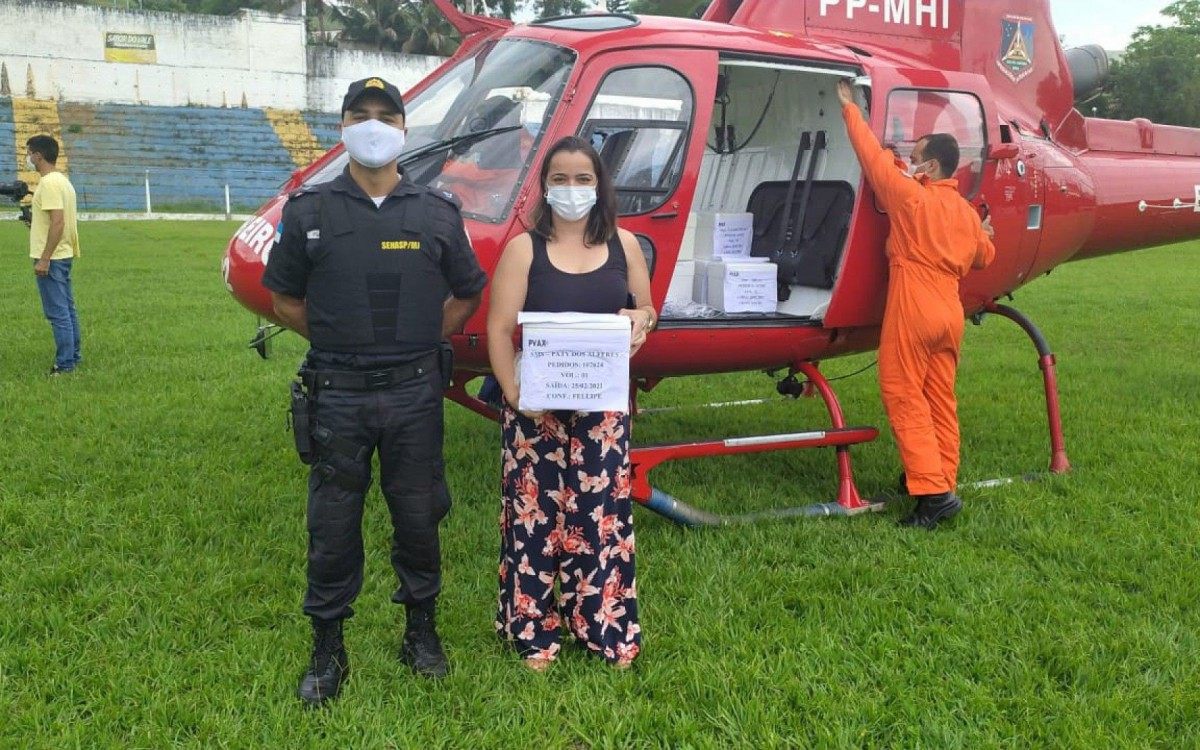 Novo lote foi recebido por Janilsa Barros, coordenadora de Atenção Básica - Divulgação