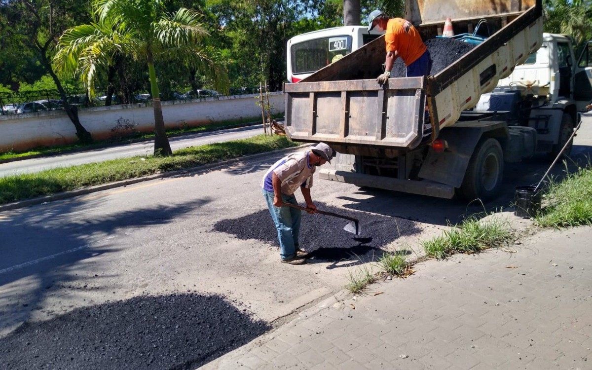 Prefeitura executa recuperação asfáltica em três bairros de VR