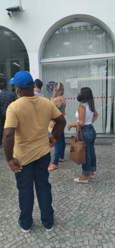 Filas gerando diariamente aglomeração