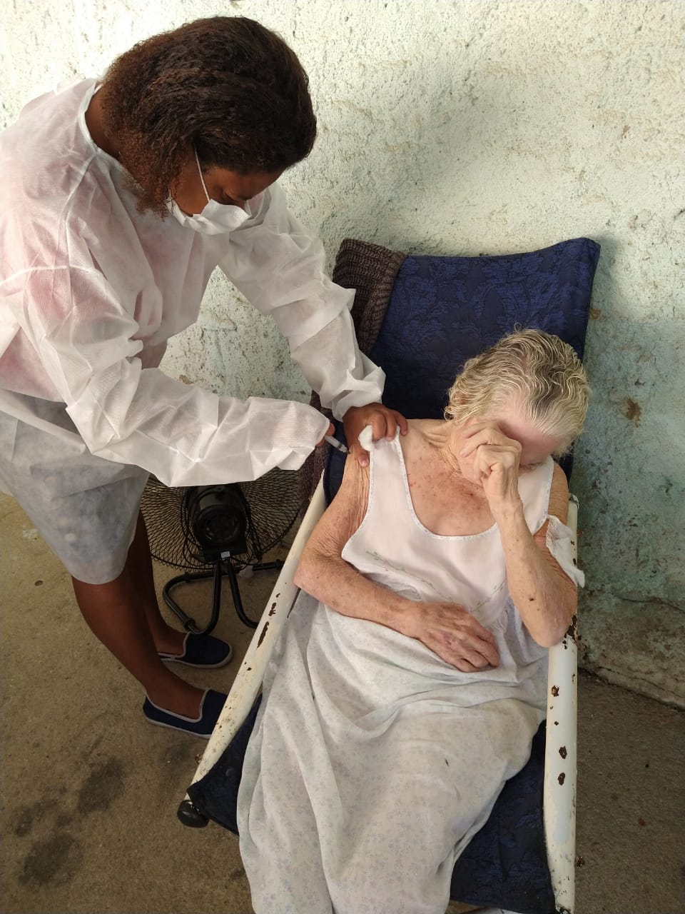 Duque de Caxias finaliza segunda dose em idosos que vivem em abrigos - Divulgação