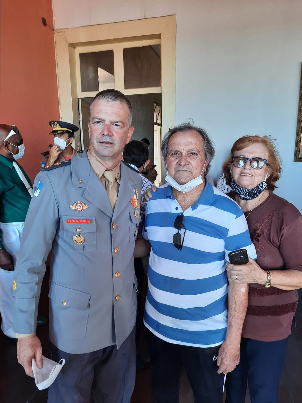  Tenente-coronel Joelson e fam&iacute;lia na solenidade no 5&deg; GBM. - Foto: divulga&ccedil;&atilde;o