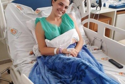 Mulher viaja mais de 2 mil quilômetros para doar medula óssea: 'Faria de novo'