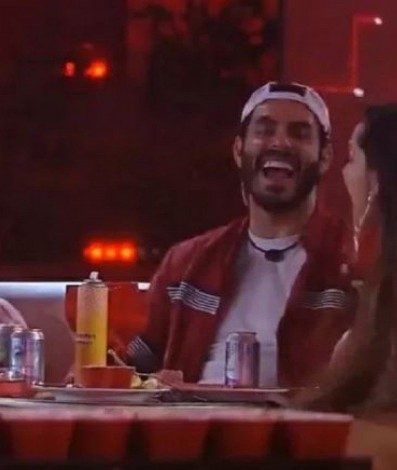 Juliette se empolga ao saber que Thiaguinho está solteiro - Reprodução TV Globo