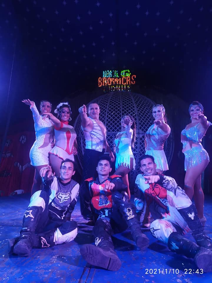 Circo que percorre o Brasil faz sua estreia em B&uacute;zios com diversas atra&ccedil;&otilde;es e espet&aacute;culos 
