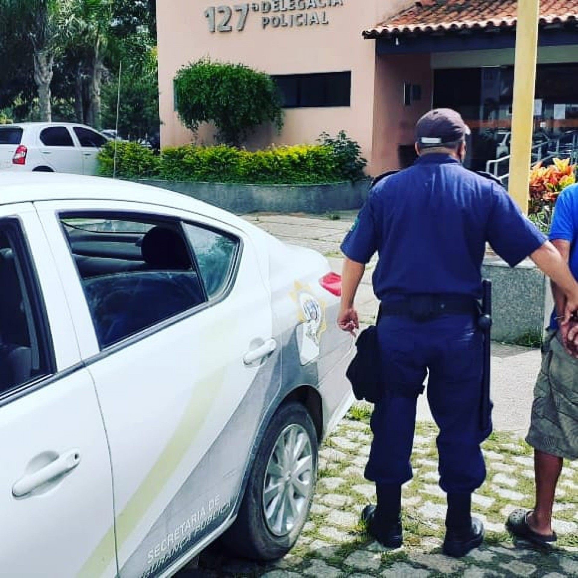 Homem é humilhado, tenta esfaquear 'gringo' em Búzios e são presos pela Guarda Municipal