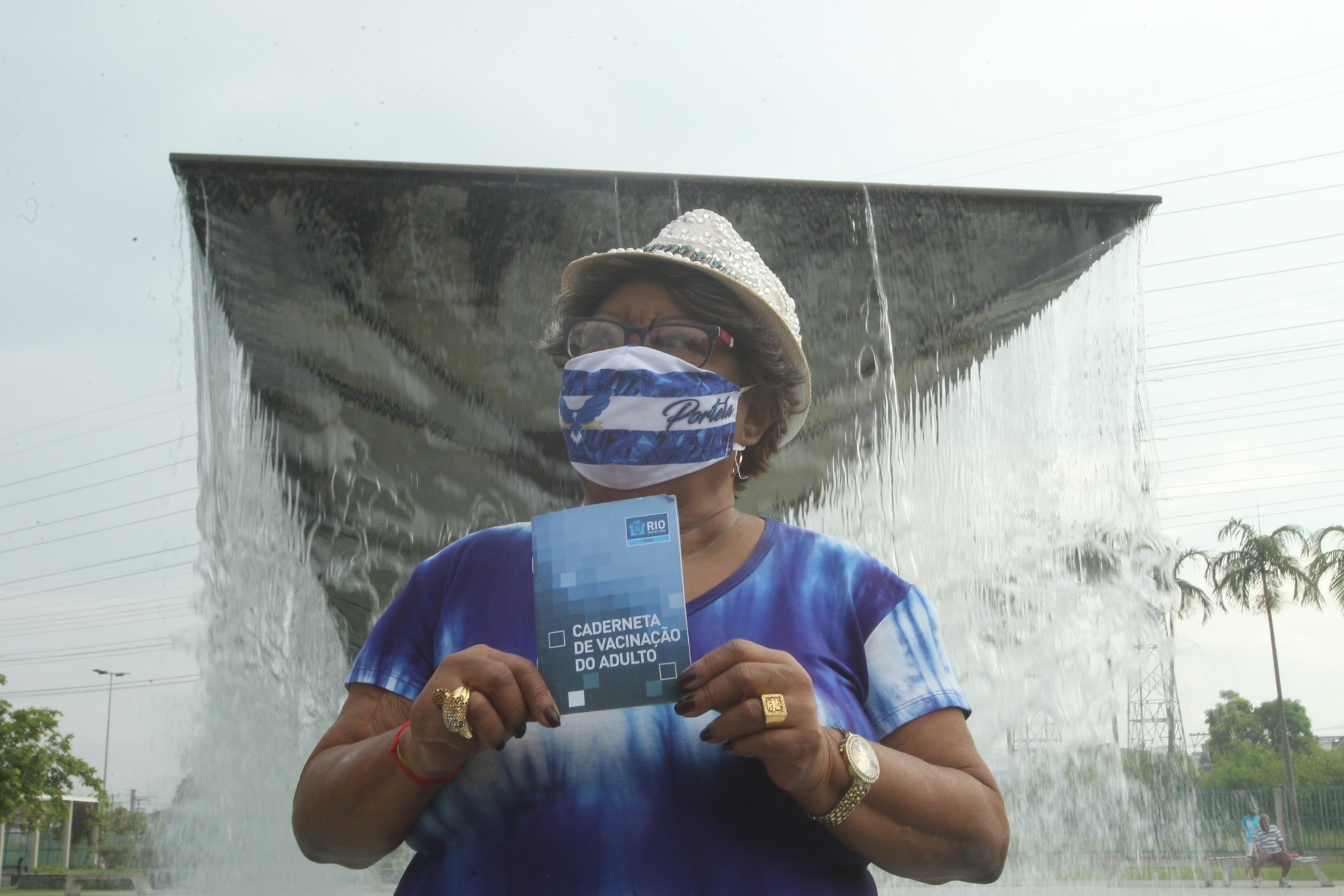 Tia Surica é vacinada no Parque de Madureira com a presença do Prefeito Eduardo Paes - Estefan Radovicz / Agencia O Dia