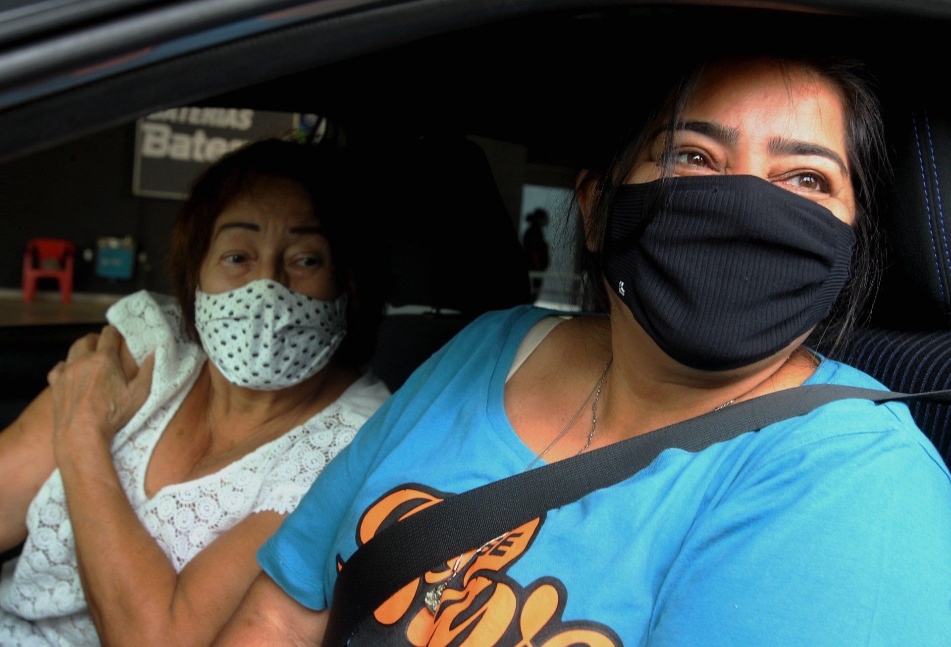 A senhora,Rosaly Pinho de Ara&uacute;jo, que foi acompanhada pela filha, Glaucia de Ara&uacute;jo - Estefan Radovicz / Agencia O Dia