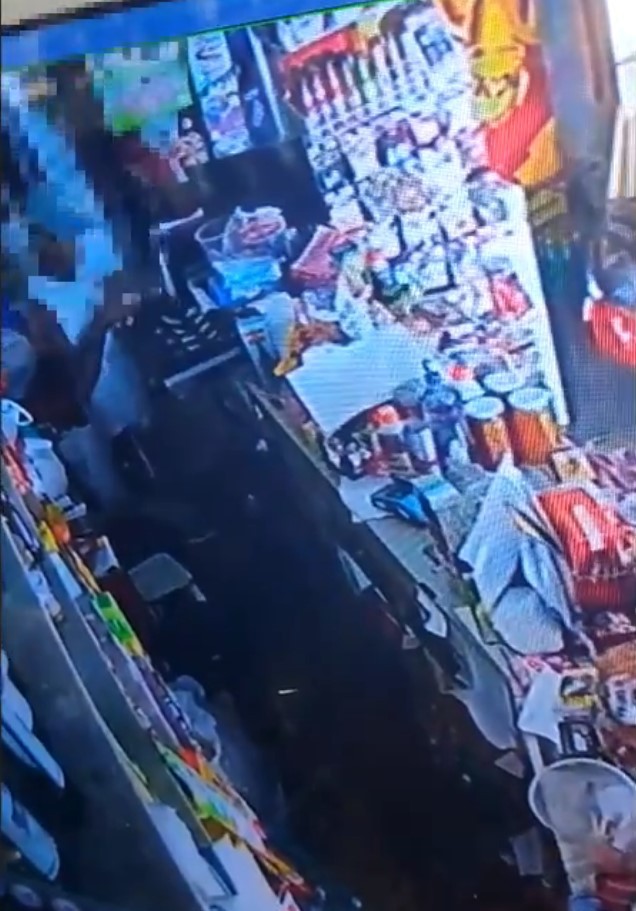 Vídeo: Homem é preso por roubo em ação do 29° BPM; suspeito e vítima entraram em luta corporal