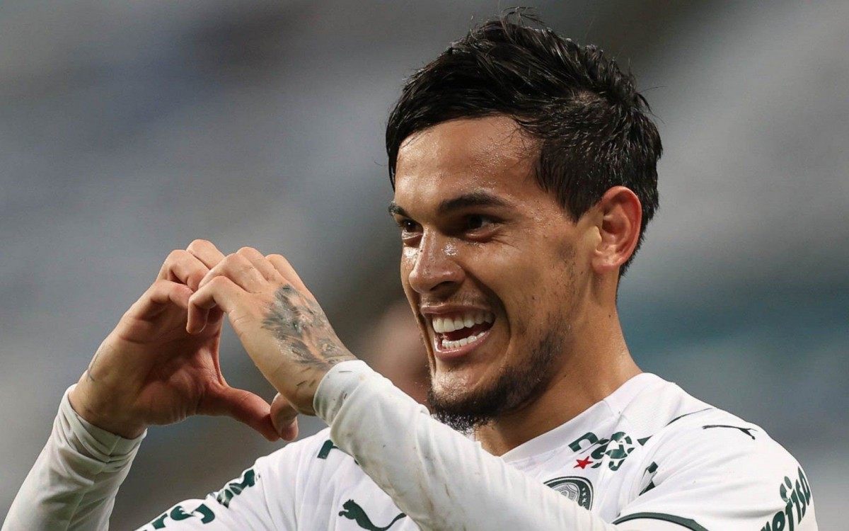 Gustavo G&oacute;mez em a&ccedil;&atilde;o pelo Palmeiras