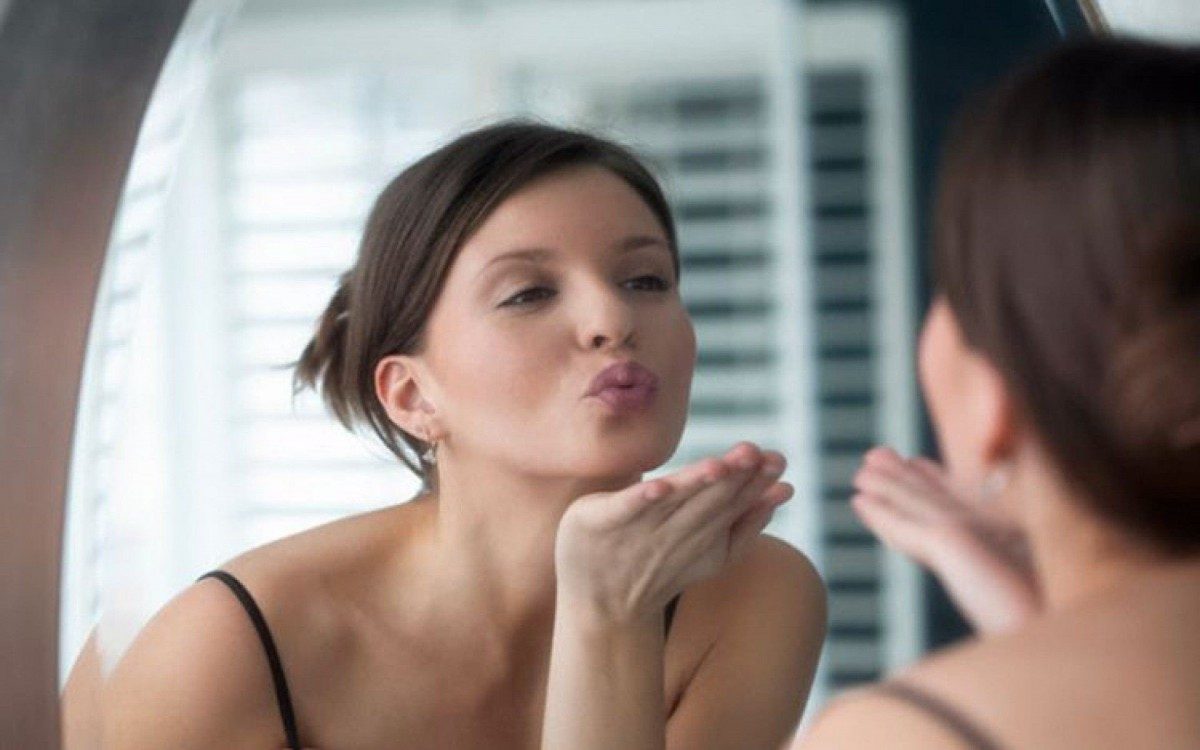 Existe uma real conexão entre cabelos e autoestima. A aparência dos fios influencia a forma como enxergamos nós mesmos, como queremos ser vistas e também como nos relacionamos com os outros