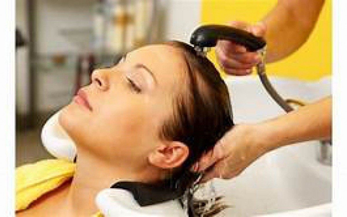 A escolha do corte de cabelo, do comprimento, da cor e da textura, todos esses fatores são indicativos da sua individualidade e da sua personalidade