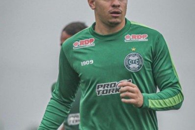 Hugo Moura se despede do Coritiba e vai disputar o Estadual pelo Flamengo