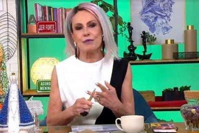 Ana Maria Braga posa de biquíni e recebe elogios dos seguidores