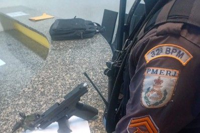 Adolescentes de 12 e 13 anos são apreendidos com moto sem placa em Macaé