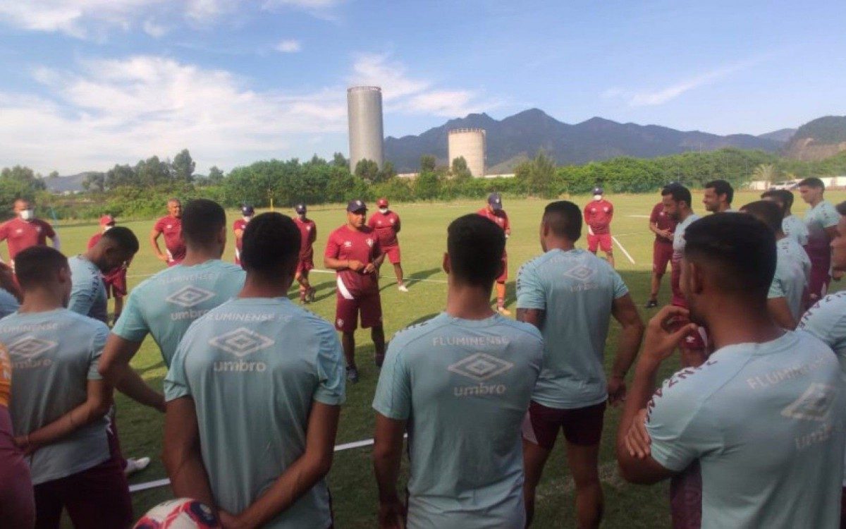 Jogadores do Fluminense em primeiro treino de Roger