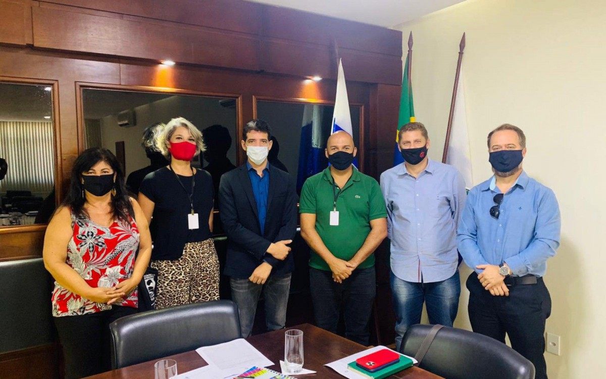 Prefeito de São Pedro da Aldeia, Fabio do Pastel e a secretária Raquel Trevisan