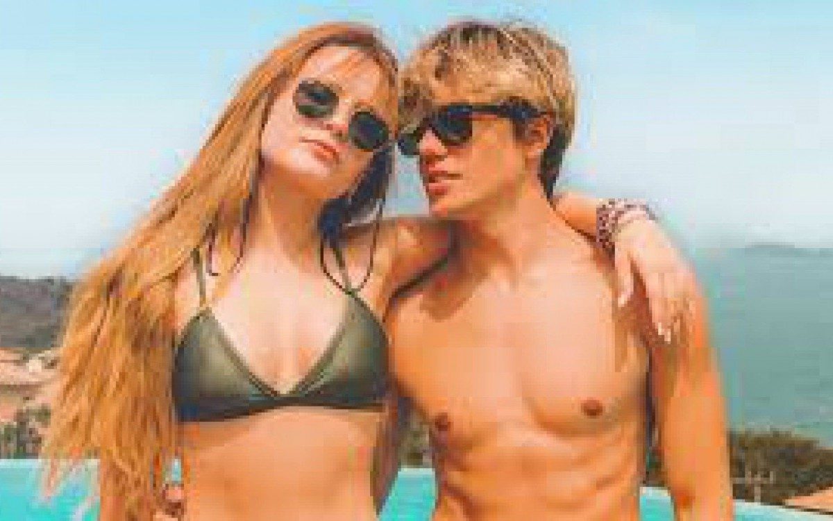 Larissa Manoela e L&eacute;o Cidade