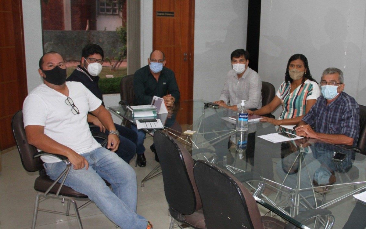 Reunião aconteceu no gabinete do prefeito Marcelo Magno, nesta terça-feira (2)