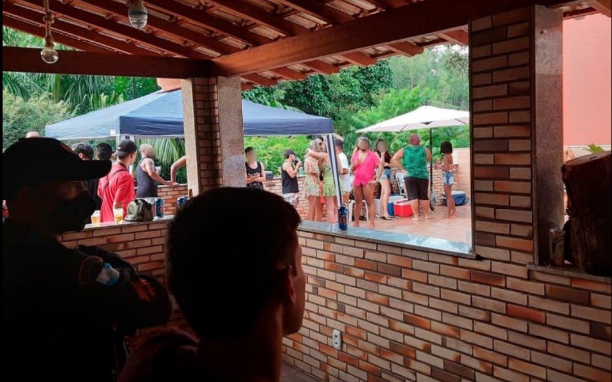 Fiscalização em bairros de Itaperuna e no distrito de Raposo. 