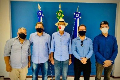 Prefeitos da Região dos Lagos se reúnem com conselheiros da Agenersa 