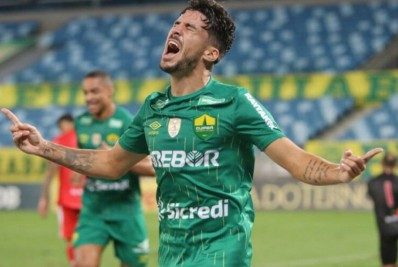 Meia deve chegar ao Rio nesta sexta para assinar com o Botafogo