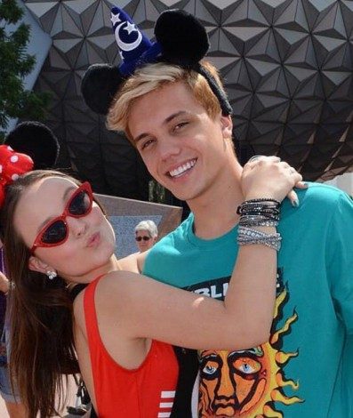 Larissa Manoela e Léo Cidade - Reprodução