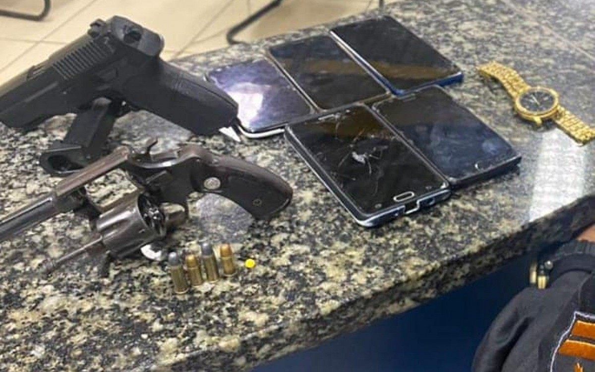 Polícia prende suspeitos de roubo no Centro de Duque de Caxias